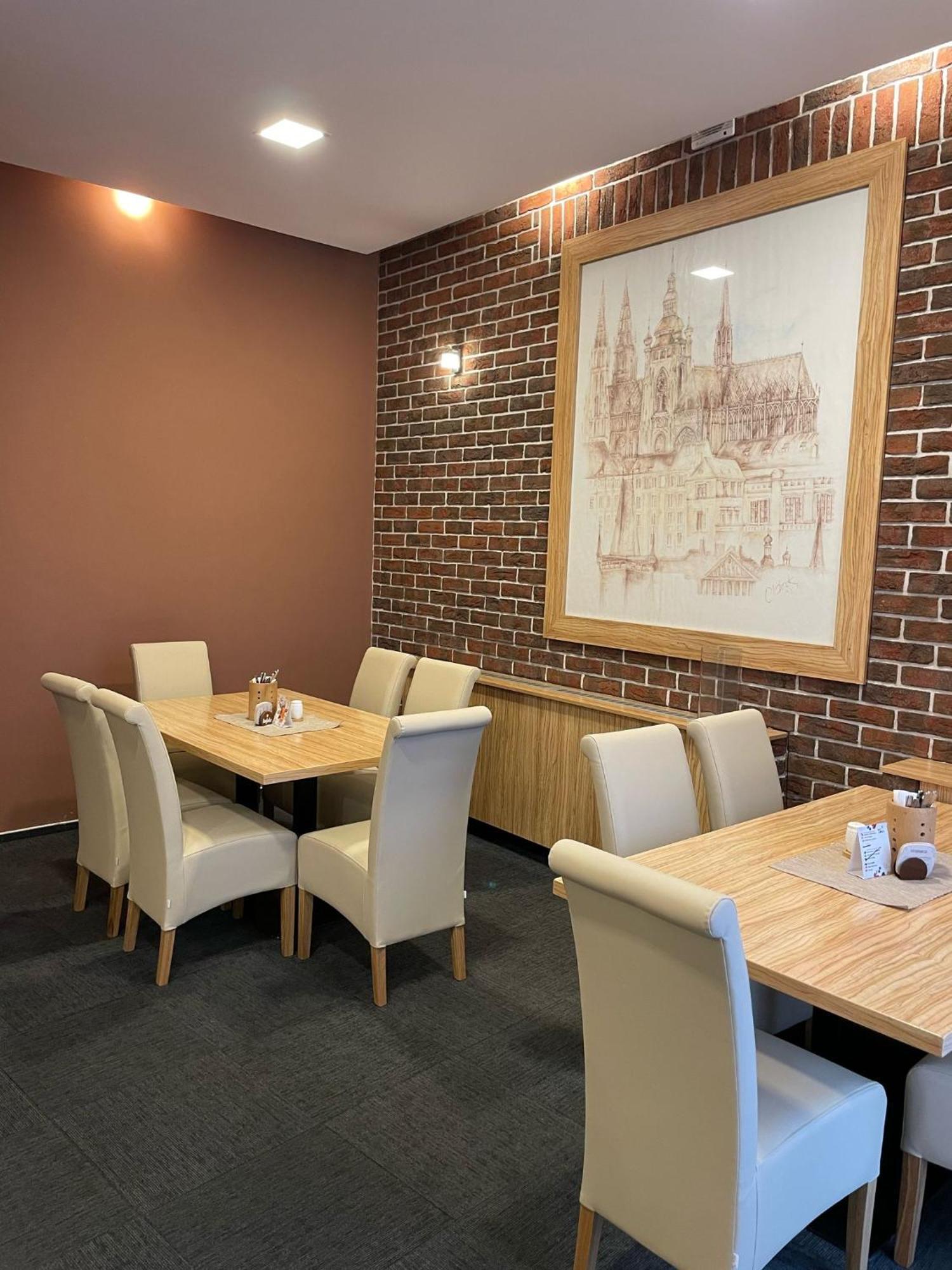 Hotel U Mesta Prahy Náchod Dış mekan fotoğraf