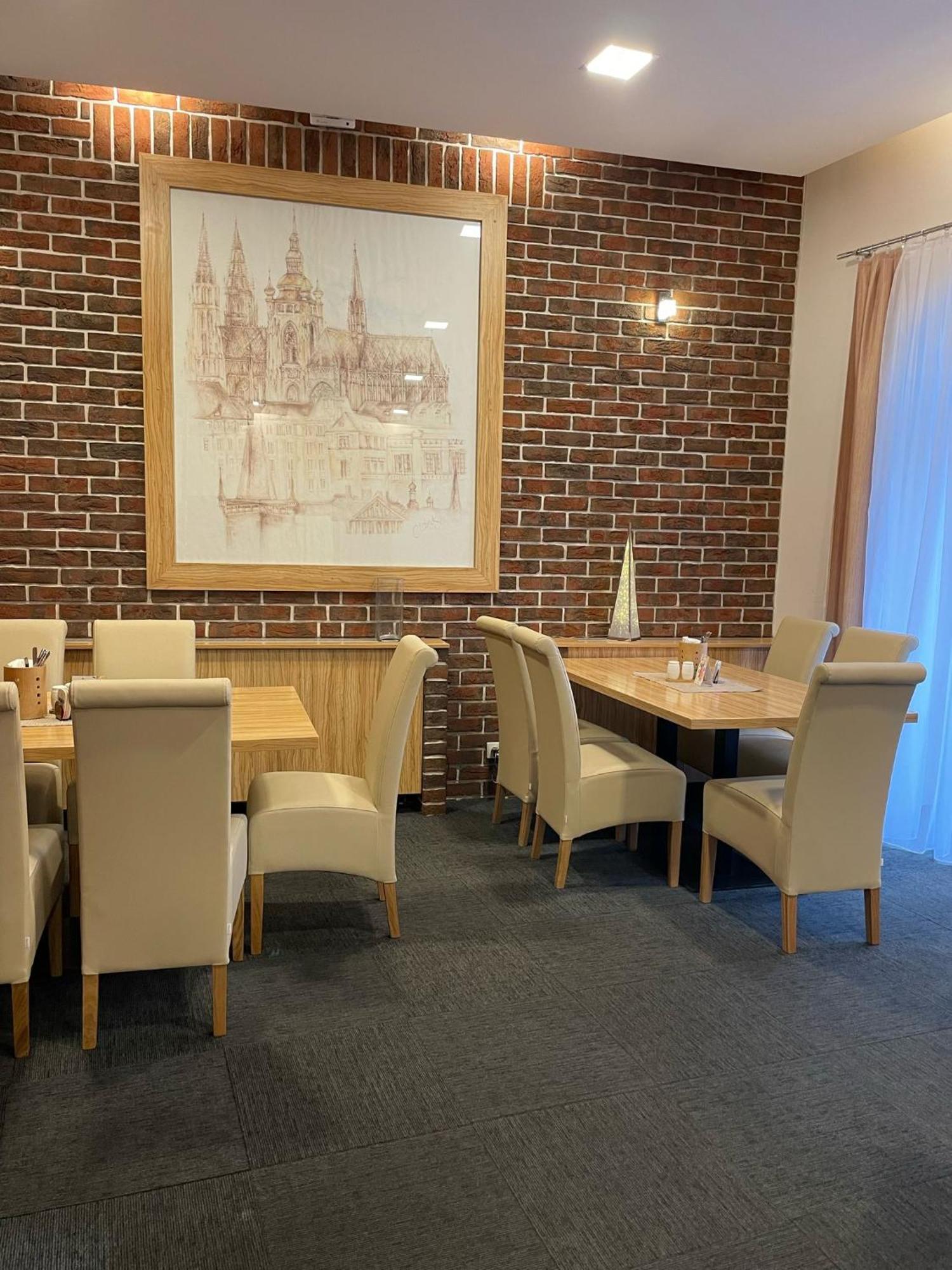 Hotel U Mesta Prahy Náchod Dış mekan fotoğraf